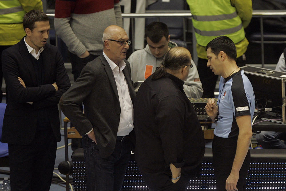 STRAŠNO! Reprezentativac Srbije nasrnuo na direktora Partizana!