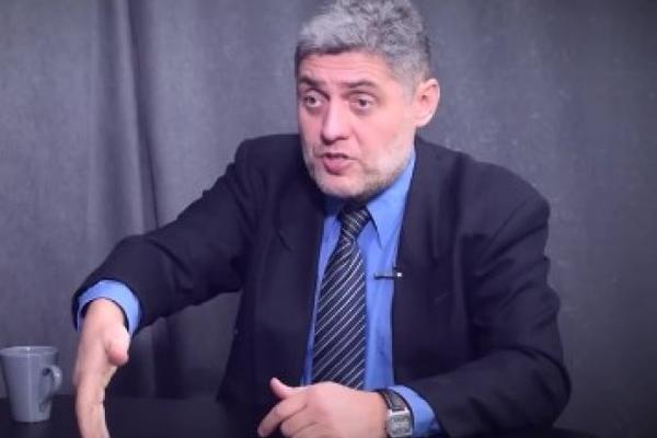 TARA SIMOV IZLUDELA MIROLJUBA PETROVIĆA, OVAJ NAPUSTIO STUDIO: "Ostavio ženu zbog 30 godina mlađe, a morališe"!