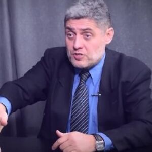 TARA SIMOV IZLUDELA MIROLJUBA PETROVIĆA, OVAJ NAPUSTIO STUDIO: "Ostavio ženu zbog 30 godina mlađe, a morališe"!