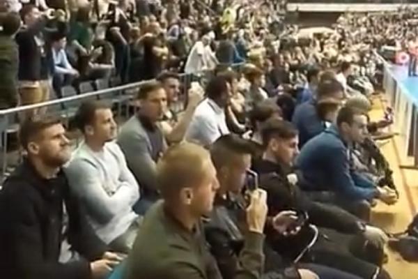 MAGIČAN MOMENAT U PIONIRU! Saša Ilić i Grobari zajedno u transu! (VIDEO)