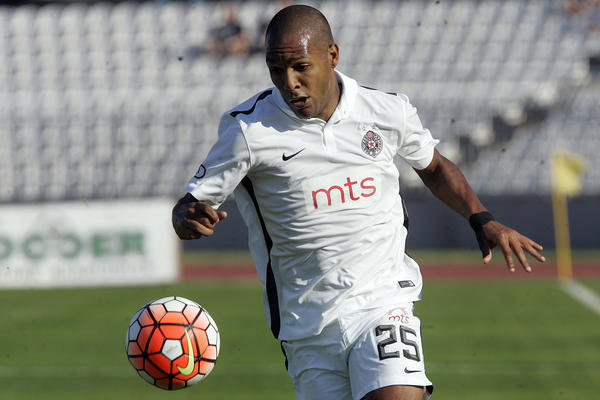 SAGA O RASIZMU - ZAKLJUČENA! Everton Luiz je novom izjavom zauvek kupio svakog Srbina! (FOTO) (VIDEO)