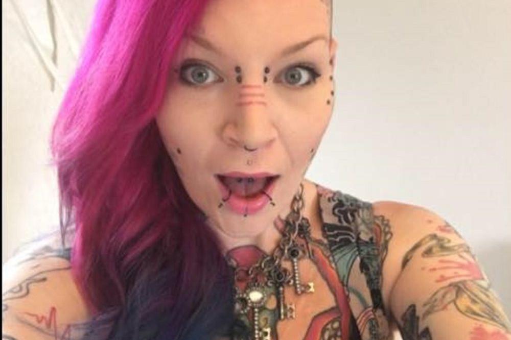 Britanka koja je šokirala svet: Odsekla je sebi prst i oduševljena je kako izgleda sada! (FOTO)