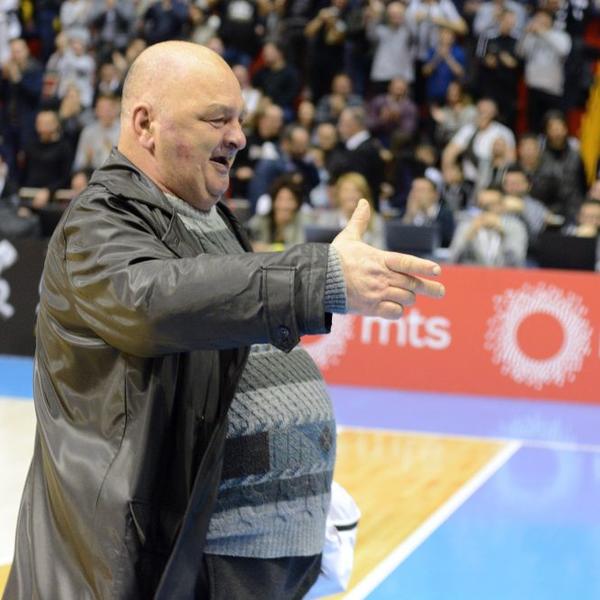 SJAJAN PREDLOG KAKO ODATI POŠTU MIŠI TUMBASU: Nijedan Grobar ne bi ni a rekao kada bi se ovo uradilo! (FOTO)