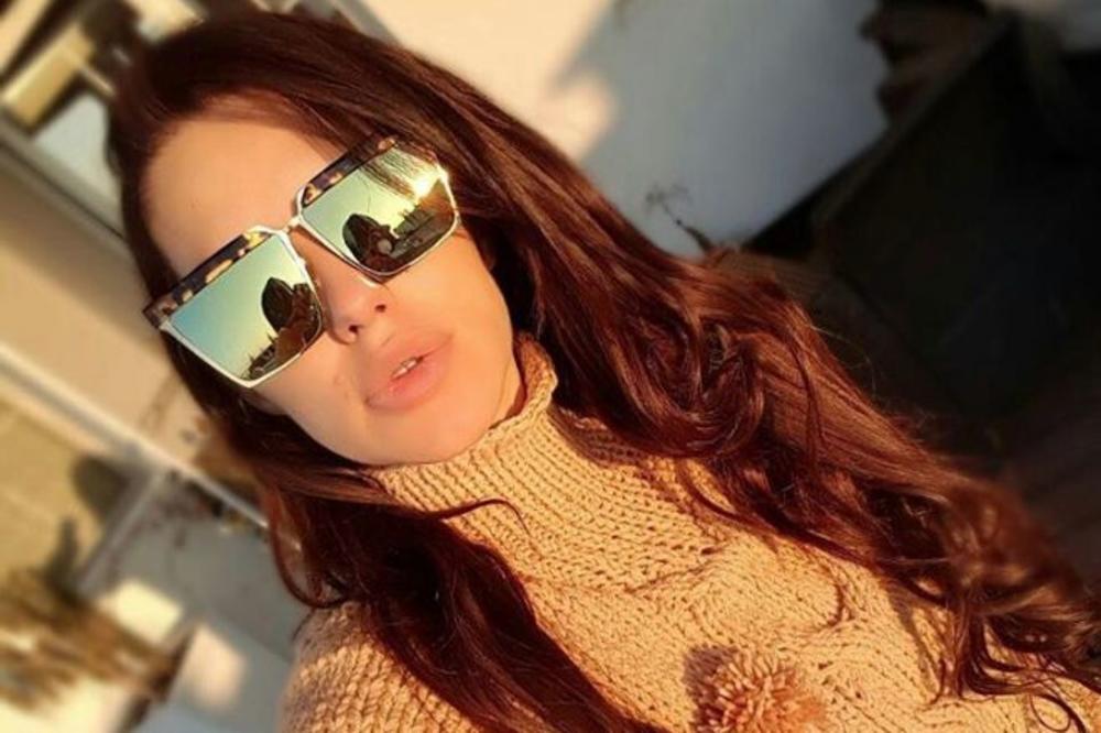 Sekina sestra do sada NIKAD VIĐENA! Svi znate koliko je pevačica lepa, a tek kada vidite nju i čujete čime se bavi! (FOTO) (VIDEO)