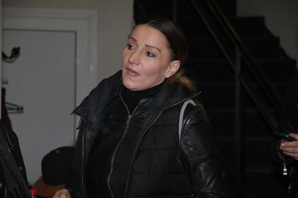 MIRA ŠKORIĆ UHVAĆENA SA UTOKOM U RUCI: Šok fotku svi komentarišu, DA LI JE OVO REALNO?! (FOTO)