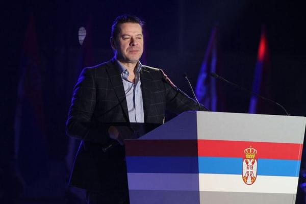 VLADU GEORGIEVU OTKAZAN KONCERT POSLE PODRŠKE SAŠI JANKOVIĆU: Pevač je za ovo saznao preko Tvitera!