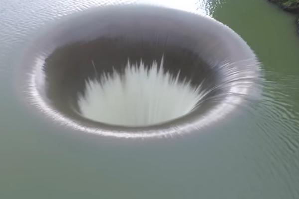 SLIVNIK, ALI U JEZERU! Fenomenalna stvar koja sprečava poplave! (VIDEO)