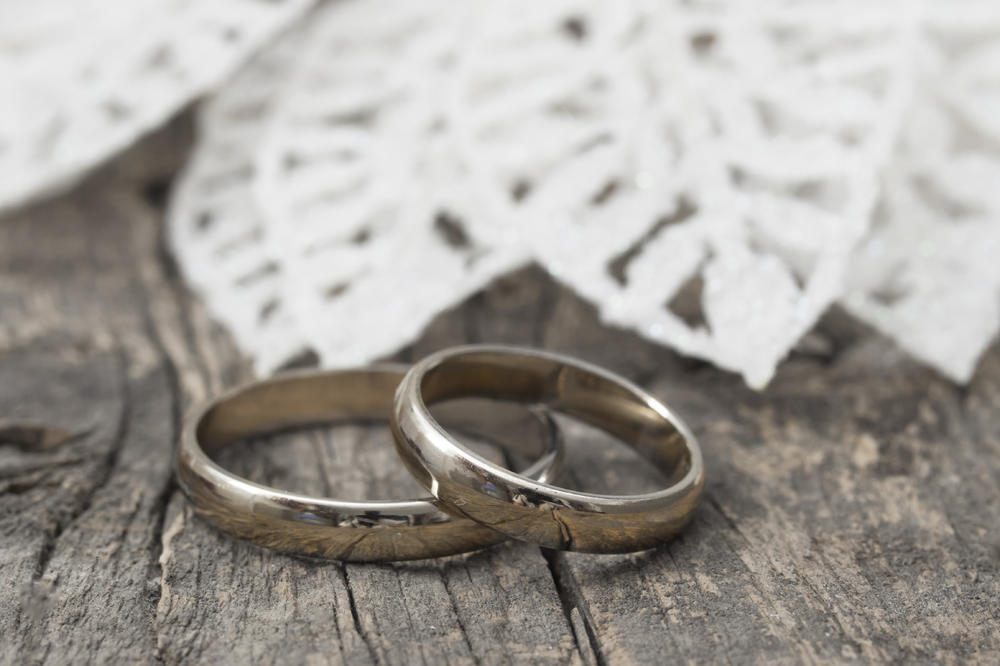 DANAS SU MLADENCI! Ovo je prava istina o popularnom prazniku i običajima koji ga prate!