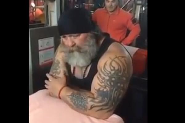 MJAU, MJAU  MJAU, STARI MAČAK JE U PUNOJ SNAZI: Ovaj dedica je nešto najjače što Balkan poseduje! (VIDEO)