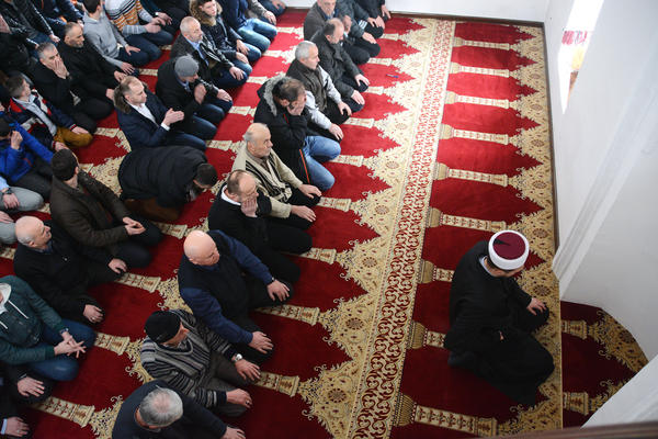 ZAŠTO JE RAMAZAN NAJSVETIJI MESEC U ISLAMSKOJ KULTURI? Vernici moraju da POŠTUJU POST, pošteđene su OVE GRUPE ljudi