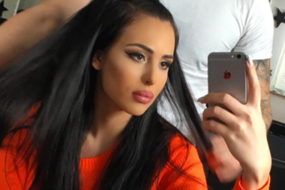 Fotka koja je zbunila sve! Anastasija ili Ceca? Čik pogodite! (FOTO)