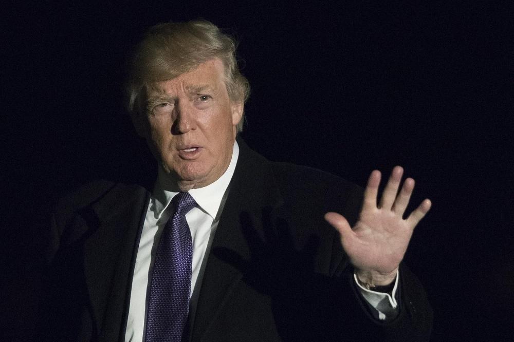 UHVAĆEN NA DELU: Odbio da večera s novinarima, pa otišao u restoran sa najomraženijih čovekom u Evropi! (FOTO)