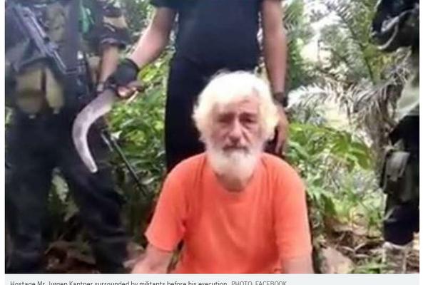 Bezumlje džihadista: Odsekli glavu zarobljenom Nemcu!