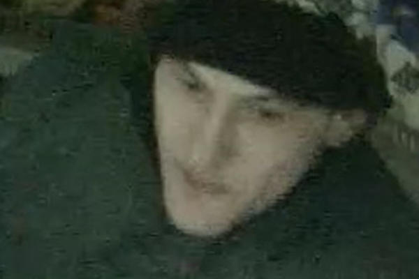 NOVI SAD TRAŽI OVOG ČOVEKA! Ako ste ga videli, ODMAH pozovite policiju! (FOTO)