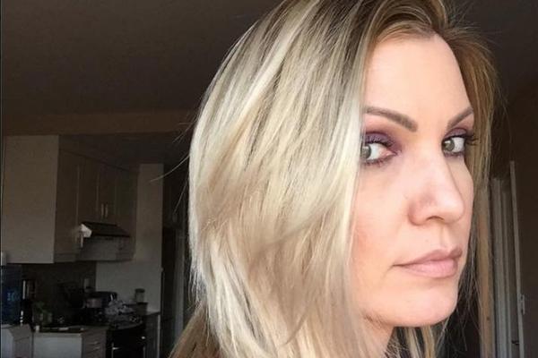 ONA ODLUČUJE O SUDBINI MLADIH PEVAČA U SRBIJI: Ćerka joj lepotica, ali je odavno zapalila iz zemlje! (FOTO)