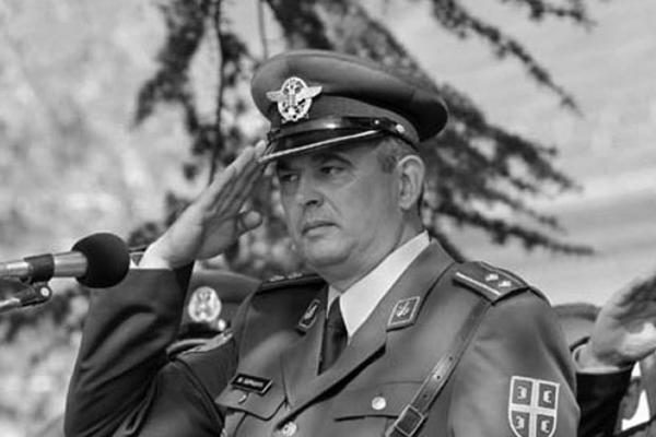 PRVA ŽRTVA TRAGEDIJE U KRAGUJEVCU: Potpukovnik Miroslav Perišić stradao u eksploziji!? (FOTO)