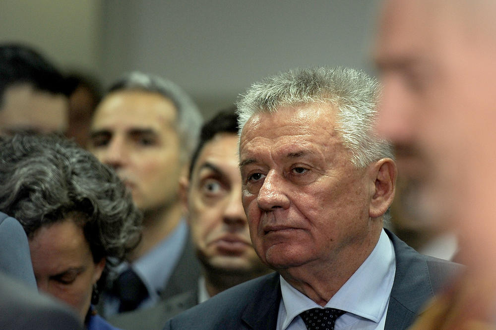 PREBILI VELJU ZBOG SEKSA SA PEVAČICOM: Dobio batine zbog ove mlade devojke!