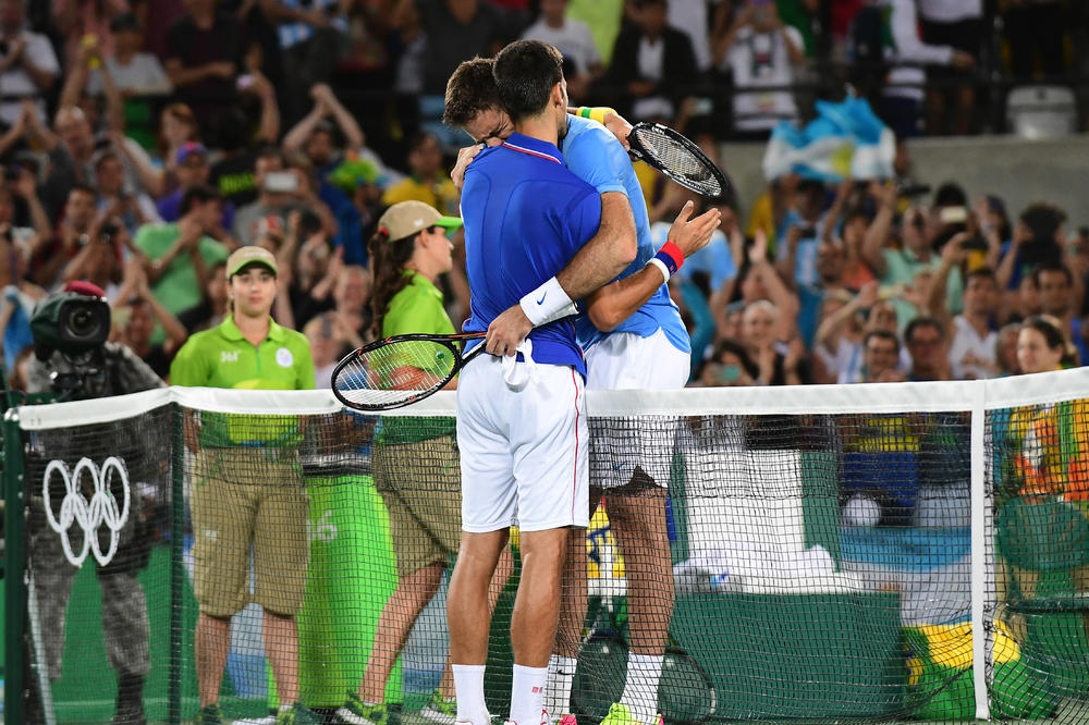 Del Potro iznenadio Novaka: Evo šta mu je poklonio!