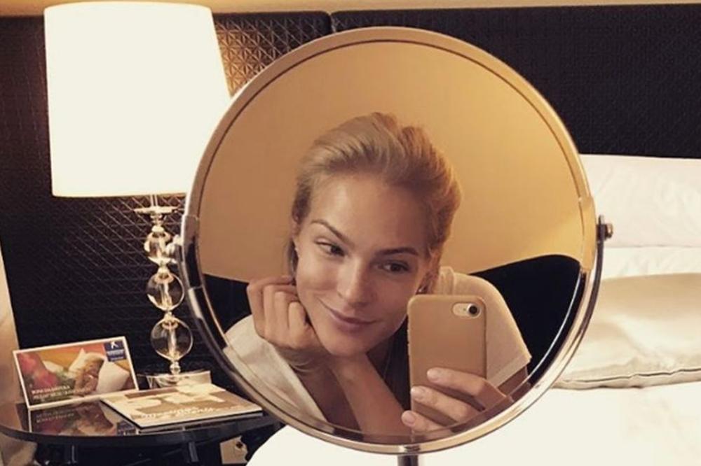 STIGLA JE: Prelepa Ruskinja se javila iz Beograda, a Srbi su odmah počeli da joj šalju poruke! (FOTO)