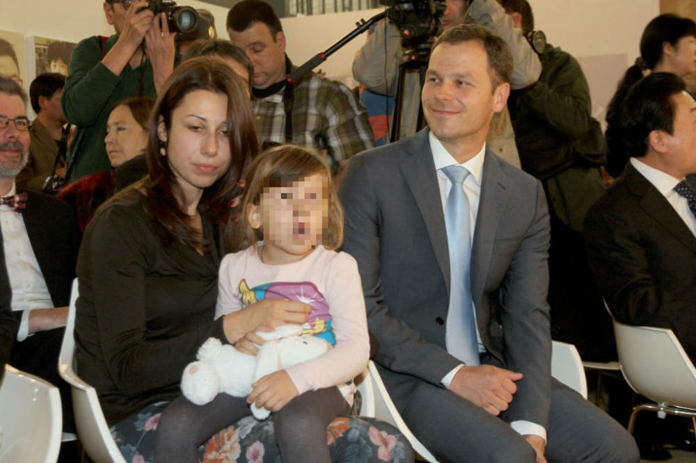 Nemoj da ti pada na pamet da tražiš posao u ovom gradu dok sam ja gradonačelnik! Skandalozne pretnje Siniše Malog bivšoj supruzi!