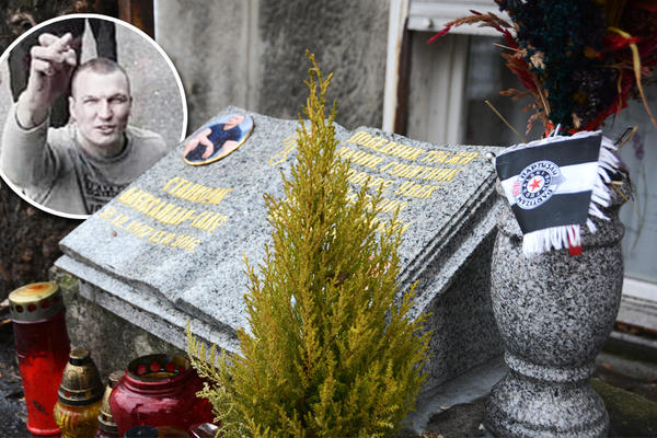 KRIMINALAC SALE MUTAVI DOBIO SPOMEN-PLOČU U CENTRU BEOGRADA! Evo šta piše na njoj! (FOTO)