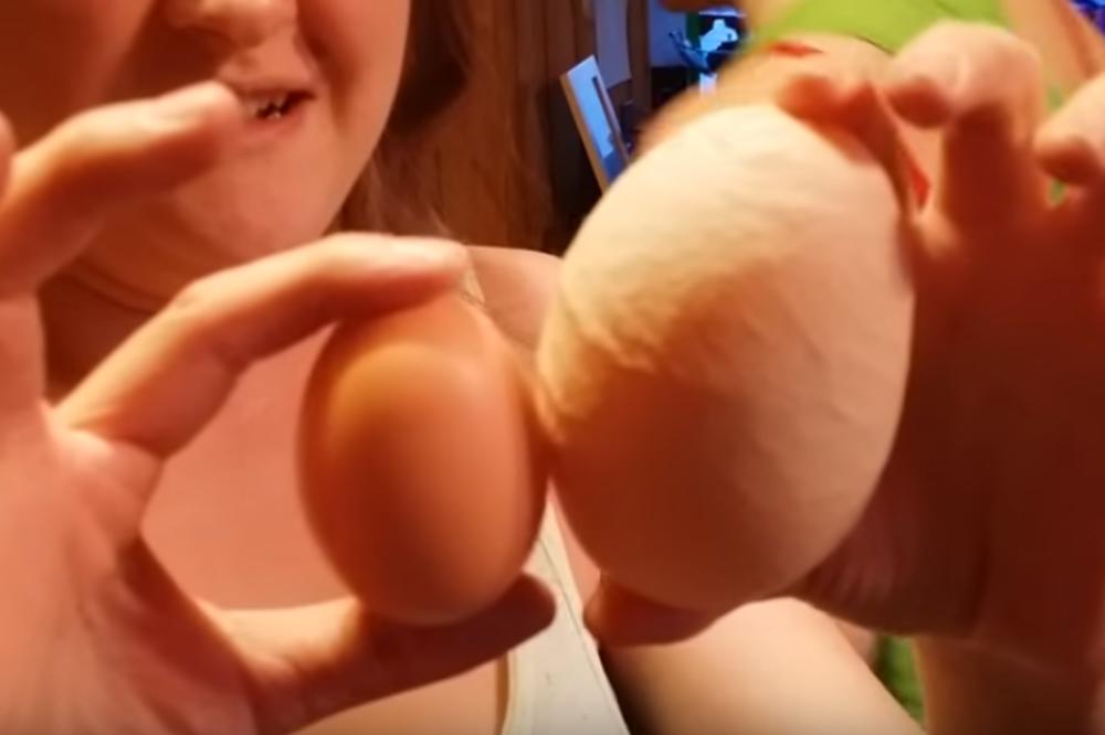 Kokoška je snela ogromno jaje! Trebalo je da završi u ručku, a kad su ga razbili unutra su pronašli nešto što ih je ŠOKIRALO! (VIDEO)