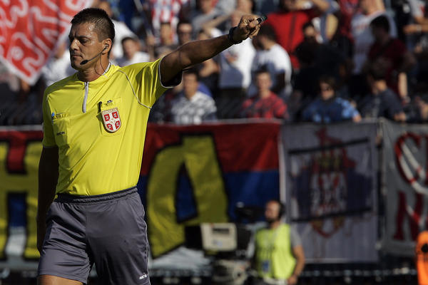 I TO SE DEŠAVA: Meč prekinut zbog povrede Maja Vujovića! (FOTO) (VIDEO)