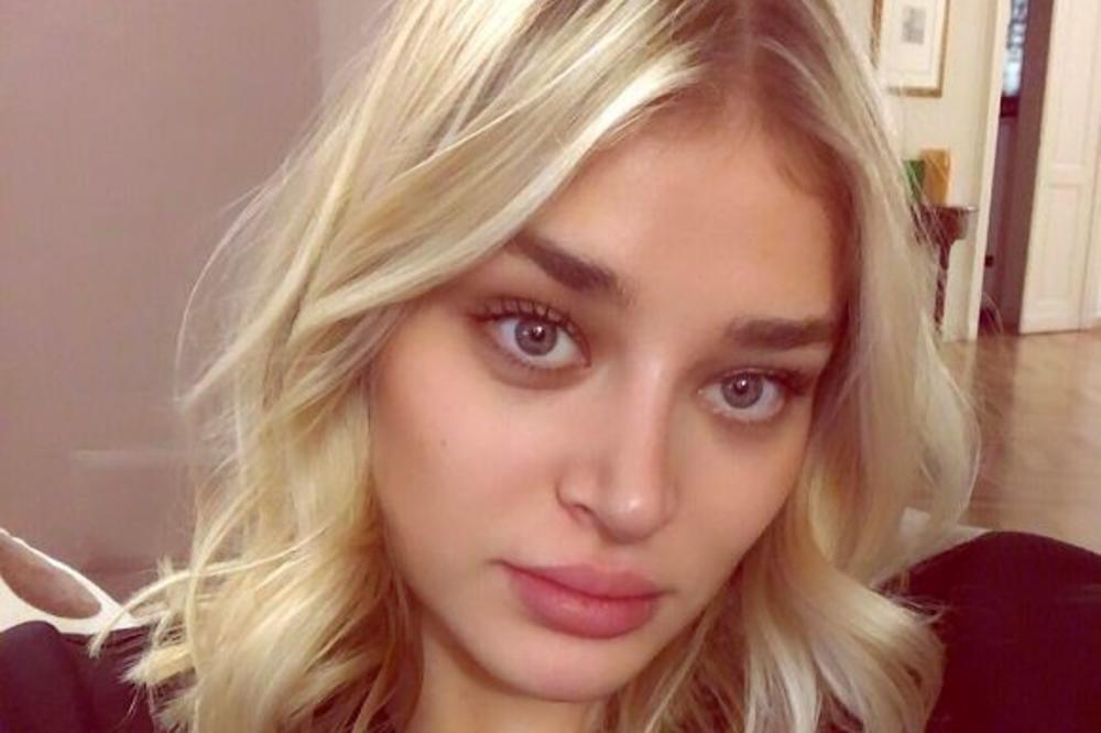 NA IVICI ANOREKSIJE: Sofija GOLA u Plejboju, ali umesto da joj gledate u grudi, užasnuće vas njene PREMRŠAVE noge! (FOTO)