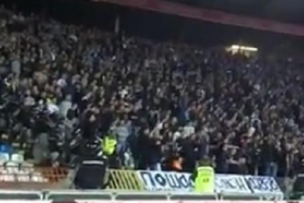 OVO NIGDE NISTE MOGLI DA VIDITE! Dok se igrao Derbi na istoku su se tukli navijači! (VIDEO)
