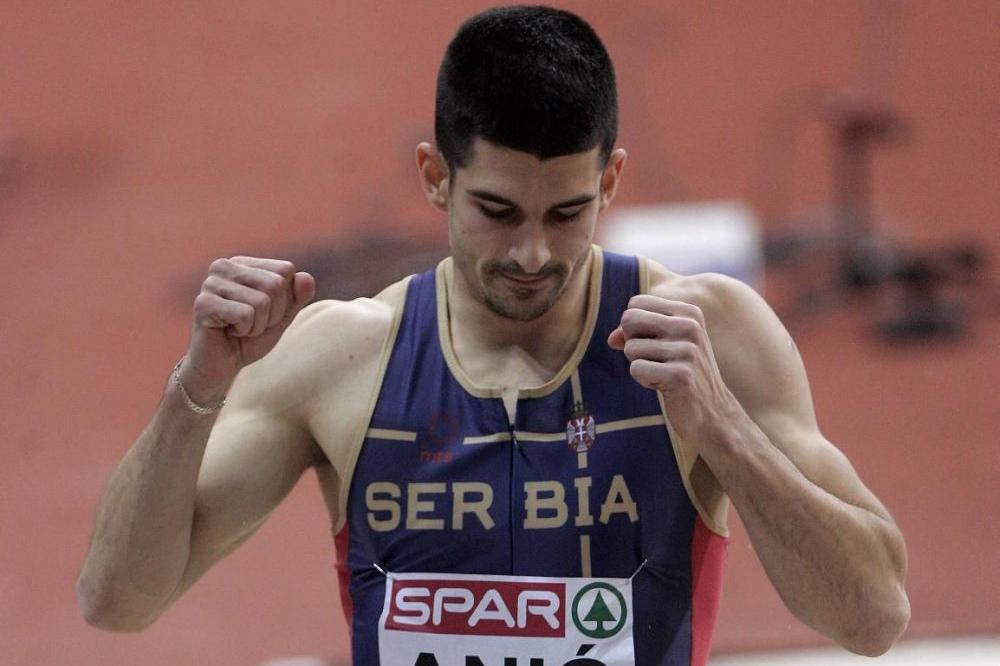 Da su se važili prestupi bila bi medalja! Mladi Lazar Anić šesti u finalu skoka u dalj!