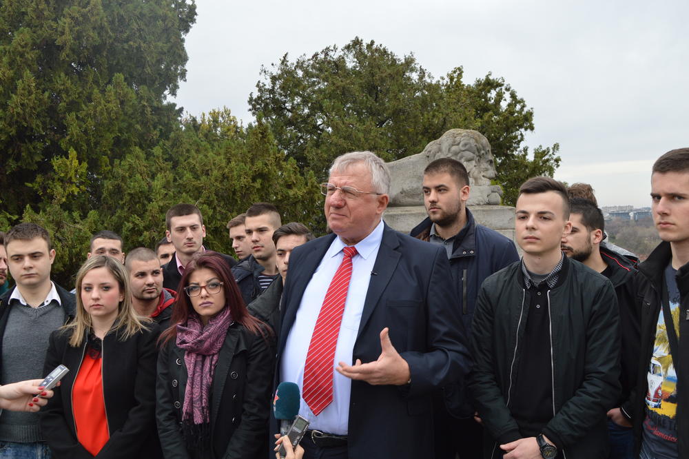 ŠEŠELJ U RAZGOVORU SA STUDENTIMA: Samo ja mogu da kontrolišem naprednjačku vladu! (FOTO)