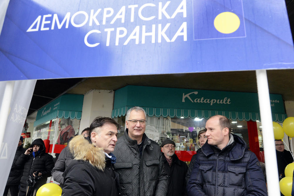 DS APELUJE: Odbraniti mir i demokratiju u Makedoniji!