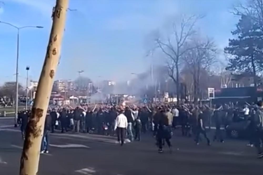 BIO SAM S GROBARIMA U KORTEU: Toliko su FENOMENALNO navijali, da su potpuno sludeli dva Poljaka! (FOTO) (VIDEO)