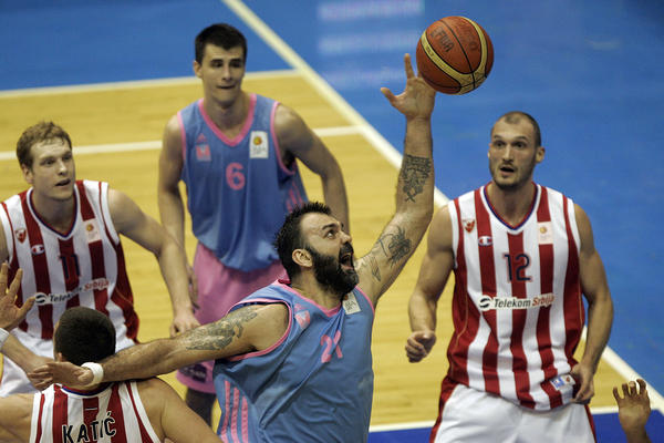 URADIO JE TO NA SVOJ NAČIN: Posle 20 klubova i 3 reprezentacije Varda se kultnom rečenicom oprostio od košarke! (VIDEO)