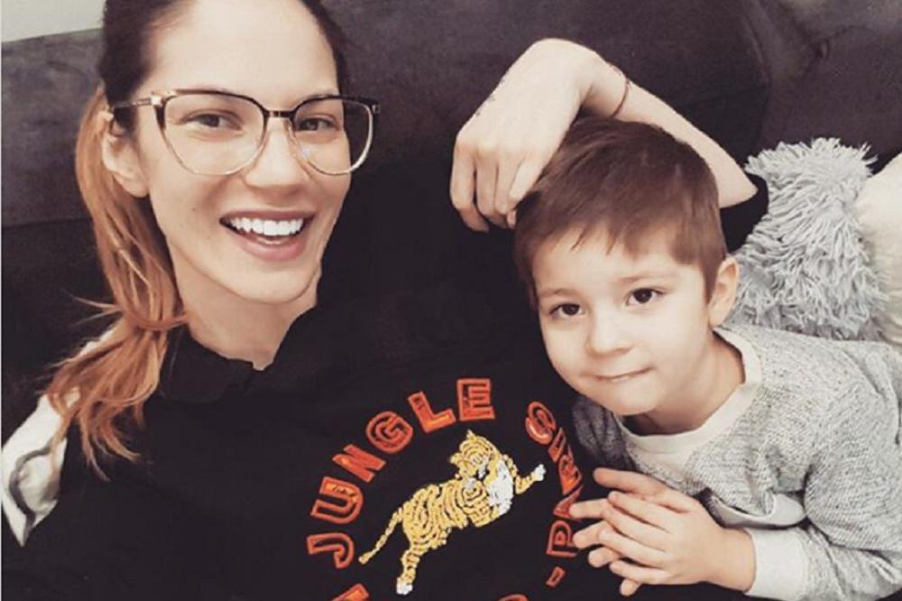 PRESLATKOĆA NA KUB: Pogledajte kako je Amidžićev sin iznenadio mamu za Osmi mart! (FOTO)