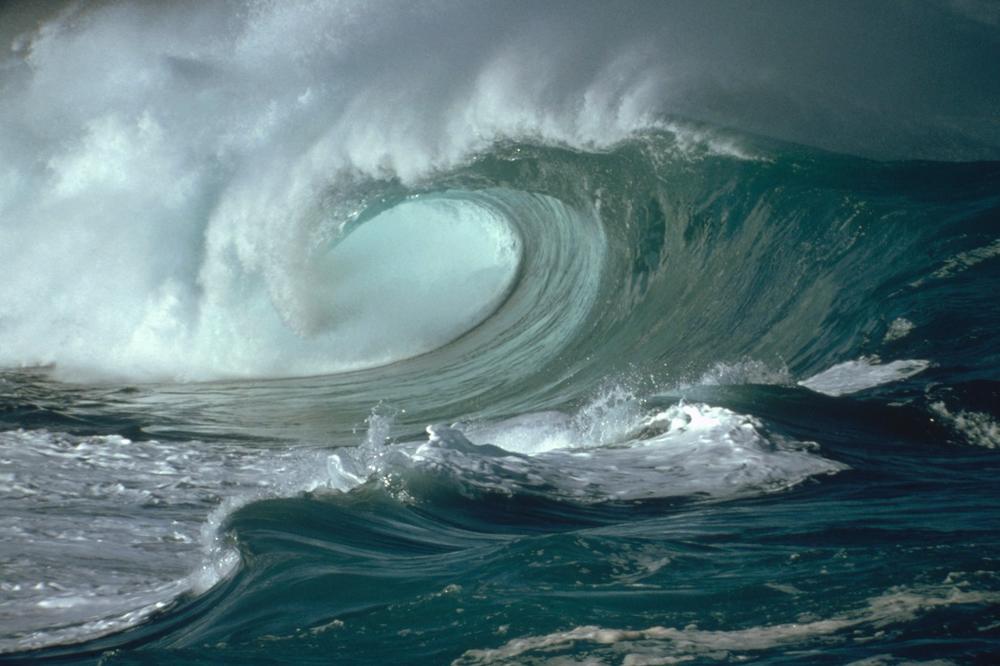 MORE NE MIRUJE, NOVA DRAMA NA JADRANSKOJ OBALI: Mladić skočio u vodu i nestao