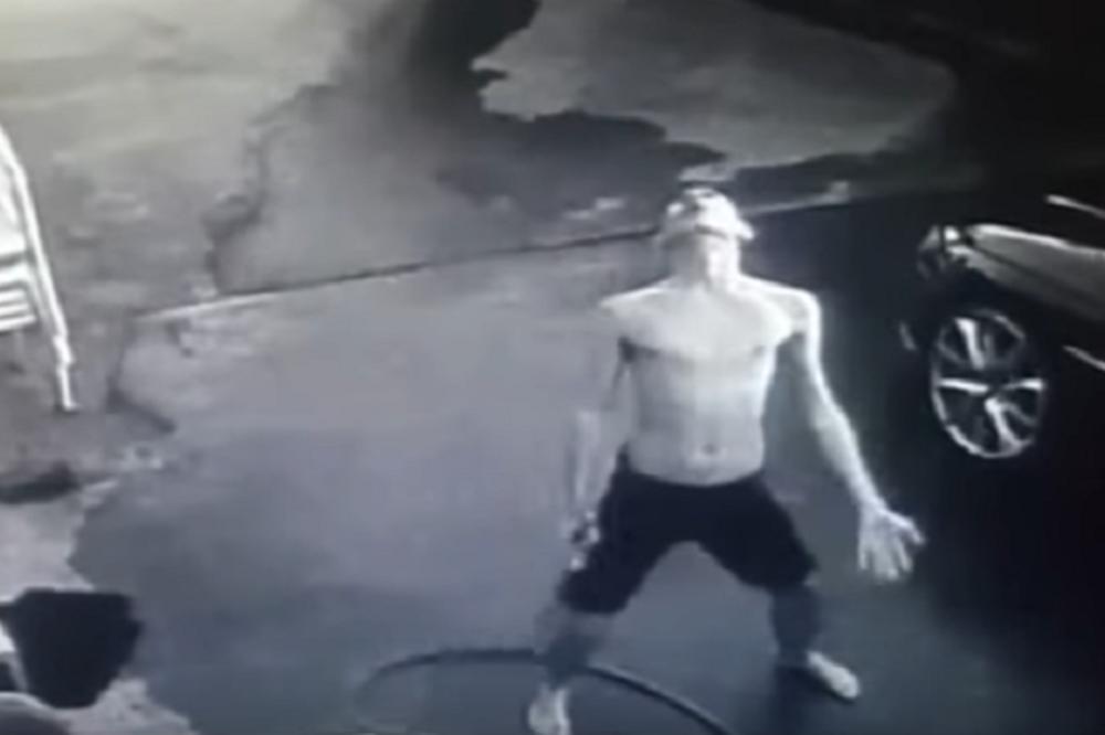 EROTIKA NA NIVOU: Postavio je kameru kako bi video da li mu sin krade kola, pa ostao zatečen! (VIDEO)