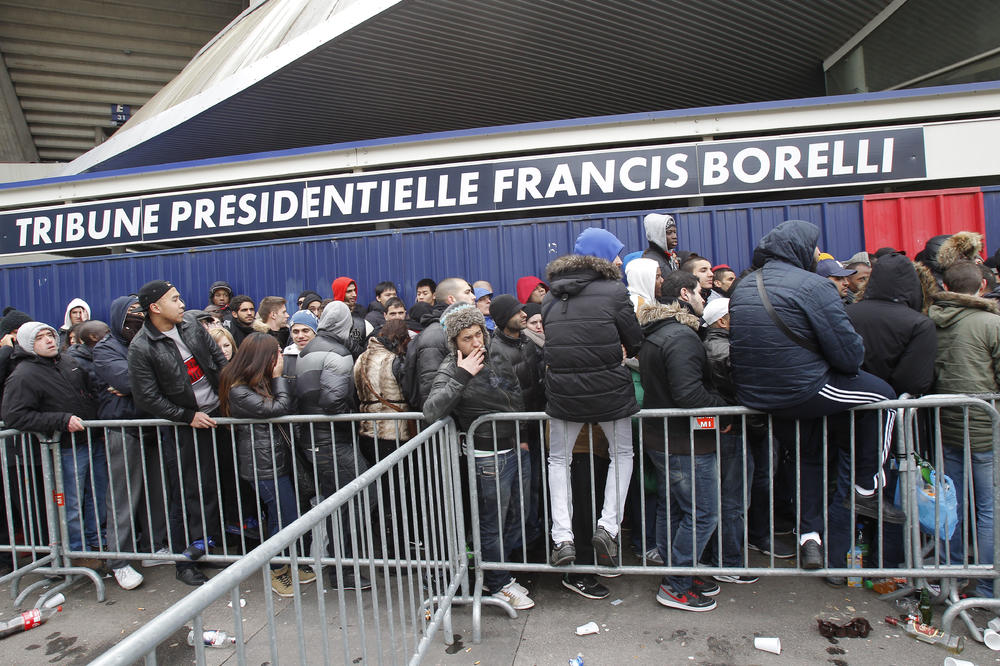 TRAGEDIJA! Navijač PSŽ-a ubio navijača Barse posle utakmice koju će pamtiti generacije!