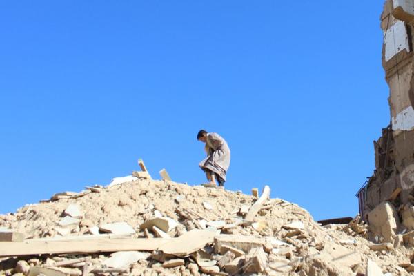 Stravičan napad u Jemenu: Najmanje 26 ljudi poginulo, broj žrtava raste!