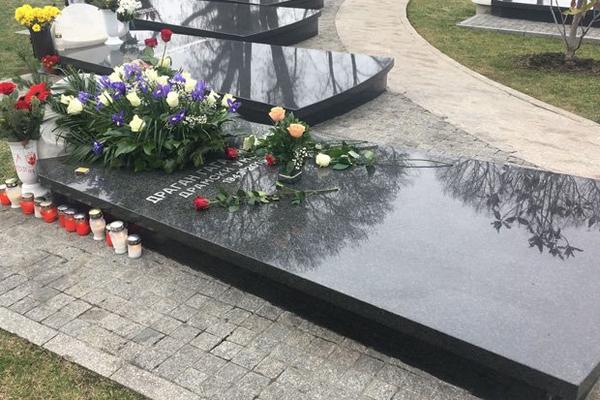 POMEN NAJDRAŽEM GAGI NIKOLIĆU: Okupili se prijatelji slavnog glumca! (VIDEO)