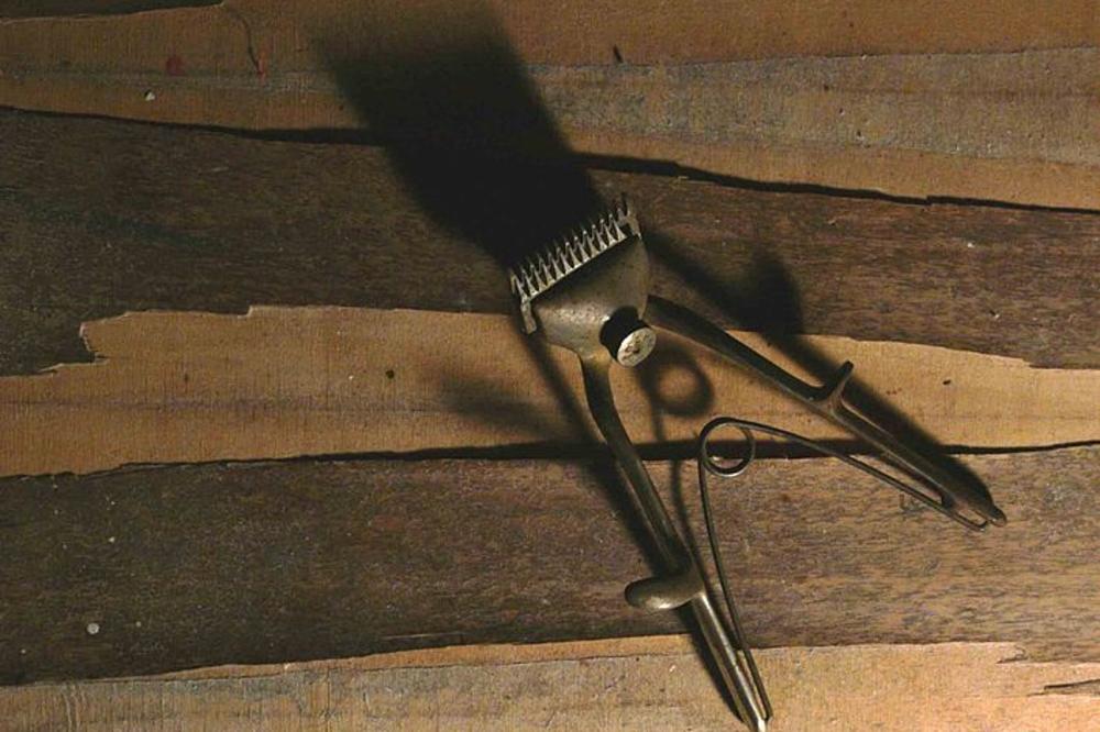 FILMSKA PRIČA SRBINA KOJI JE IZUMEO PRVU MAŠINICU ZA ŠIŠANJE: U Srbiji su ga smatrali čudakom, a Engleska je prisvojila njegove milione!