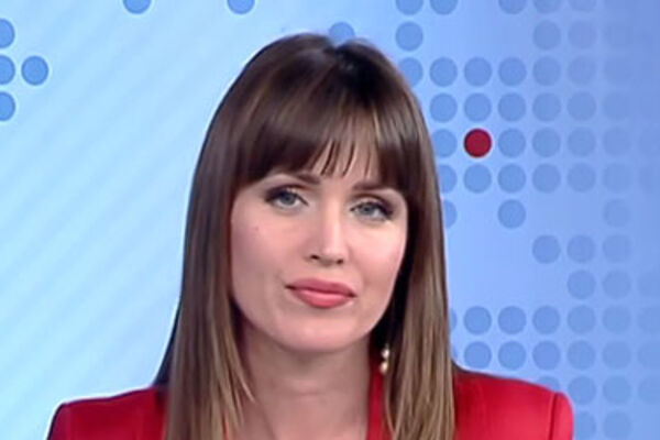 NEDOPUSTIVA GREŠKA VODITELJKE RTS-a U PROGRAMU UŽIVO: Zbog ovoga su je RAZAPELI na Tviteru (VIDEO)