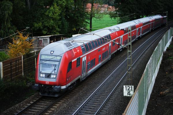 Sudar vozova na stanici u Švajcarskoj, povređeno 27 ljudi