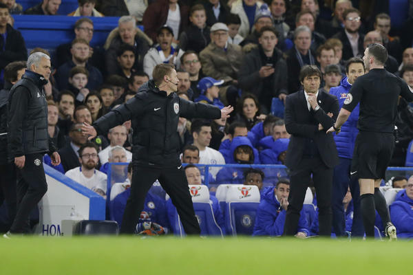 Ne zna se ko je luđi! Murinjo i Konte umalo iščupali grkljan jedan drugom! (VIDEO)