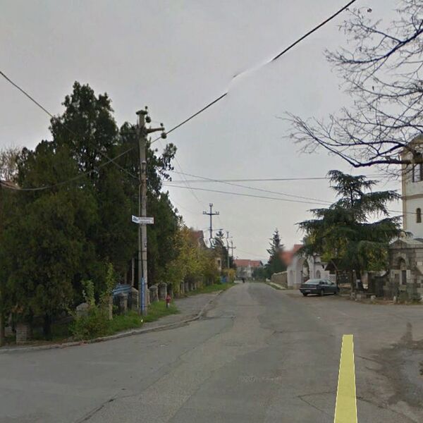 MANIJAK HARA BELIM POTOKOM?! "Prati devojčice koje se uveče vraćaju kući, IMA BRKOVE I NOSI KAPULJAČU"