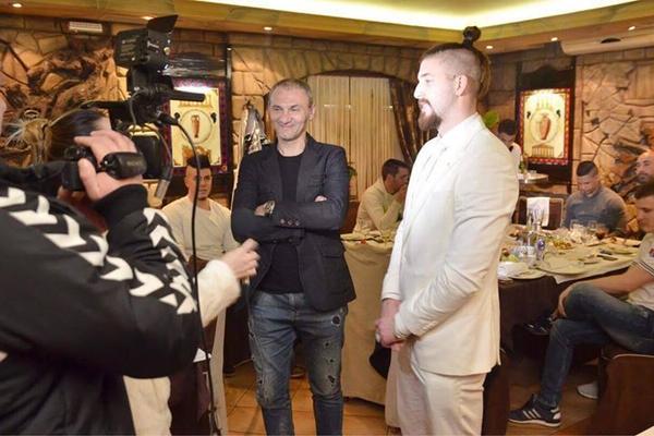 BELI JE POSEBNO ZAHVALAN  OVOM ČOVEKU: Sada zajedno kuju velike planove! (VIDEO)