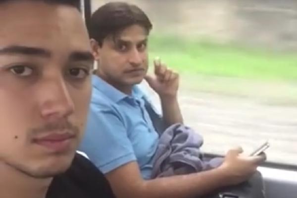 Hteo je samo da ih nasmeje: Kako bi ste reagovali da vas stranac dodirne? (VIDEO)