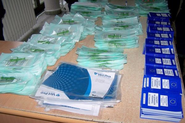 UNOSAN BIZNIS! 200 pasoša i čipova za ljubimce krili ispod točka! (FOTO)