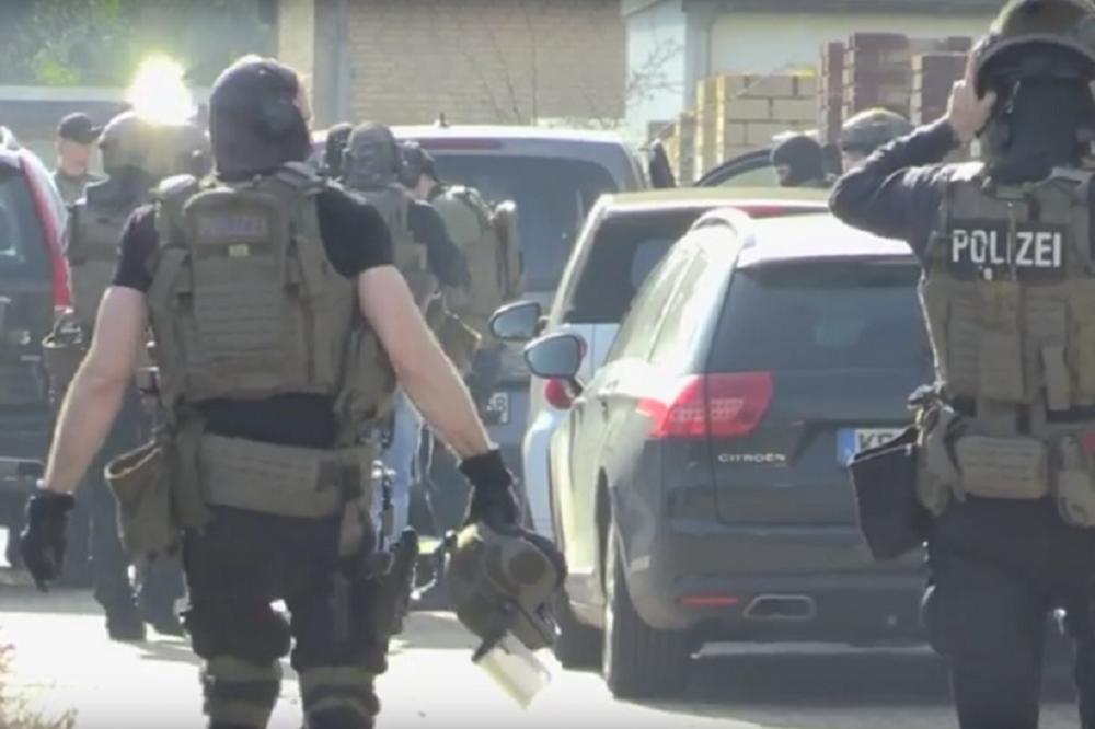 Završena talačka kriza: Policija ispituje dve osobe! (FOTO) (VIDEO)