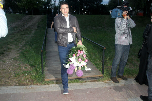 RAZVOD MU NIJE POKVARIO PLANOVE: Ljuba spremio Hani predivno rođendansko iznenađenje! (FOTO)